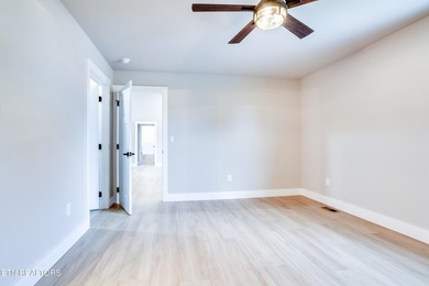 Welcome to this beautiful brand-new 3 bedroom, 2 bathroom home - photo 15