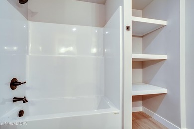 Welcome to this beautiful brand-new 3 bedroom, 2 bathroom home - photo 19