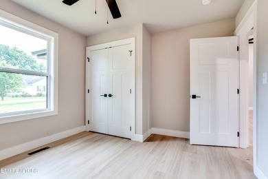 Welcome to this beautiful brand-new 3 bedroom, 2 bathroom home - photo 25