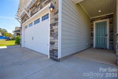 Refined Living in Charlotte's 2024 Community of the Year 3-car - photo 4