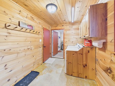 Some properties give agents *home envy*--this is absolutely one - photo 5