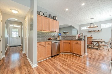 Charming Cottage Style 3 bedroom 2 1/2 Bath home with a detached - photo 14