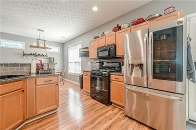 Charming Cottage Style 3 bedroom 2 1/2 Bath home with a detached - photo 15