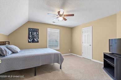 A Move-In Ready Gem in Pinehurst! This well-maintained 3-bedroom - photo 18