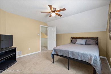 A Move-In Ready Gem in Pinehurst! This well-maintained 3-bedroom - photo 19