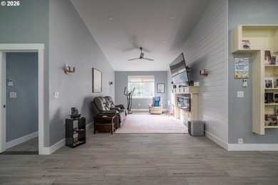 Just minutes from breathtaking beaches and the world-renowned - photo 19