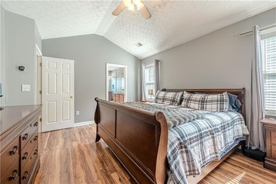 Charming Cottage Style 3 bedroom 2 1/2 Bath home with a detached - photo 21