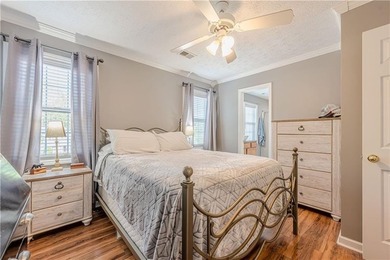 Charming Cottage Style 3 bedroom 2 1/2 Bath home with a detached - photo 25
