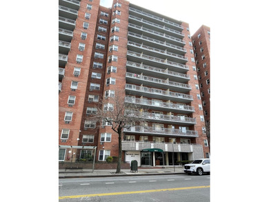 We have a Jr 1 co op in Jamaica Towers. This unit features a