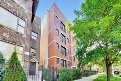 Welcome to this spacious and beautifully maintained 3-bedroom - photo 3