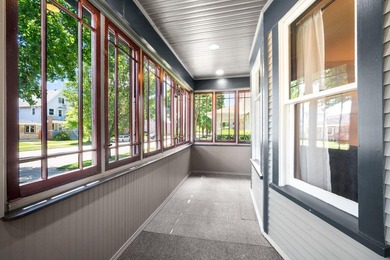 Welcome home to this charming & meticulously maintained - photo 4