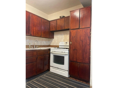 We have a Jr 1 co op in Jamaica Towers. This unit features a