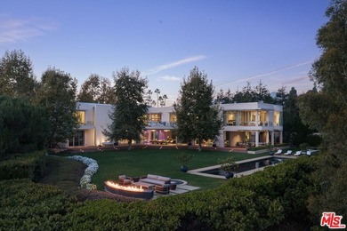 Museum Modern in Prime Huntington Palisades. Over 1.36 acres of - photo 1