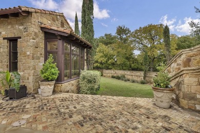 If you are looking for prestige and privacy 102 Alameda is - photo 27