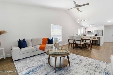 This beautiful home has a lot to offer. New roof, newer AC, new - photo 2