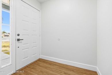 This beautiful home has a lot to offer. New roof, newer AC, new - photo 3