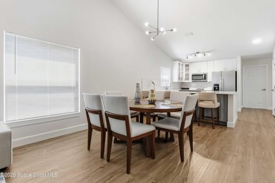 This beautiful home has a lot to offer. New roof, newer AC, new - photo 8