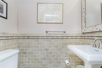 Prime Bay Ridge location. Excellent condition detached colonial - photo 29