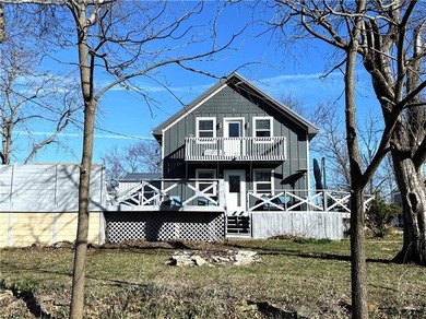 Enjoy lake views with this 1st tier property in Linn Valley - photo 30