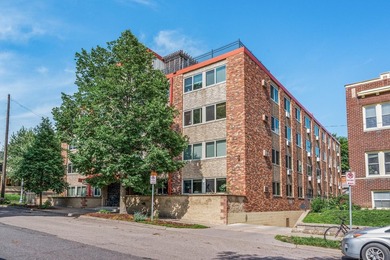 SELLER WILL PAY ONE FULL YEAR OF HOA FEES! Welcome to this - photo 30
