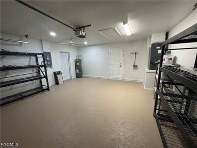 Wow! Southwest Cape Coral 3/2/2 home with all utility - photo 33