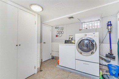 Prime Bay Ridge location. Excellent condition detached colonial - photo 34