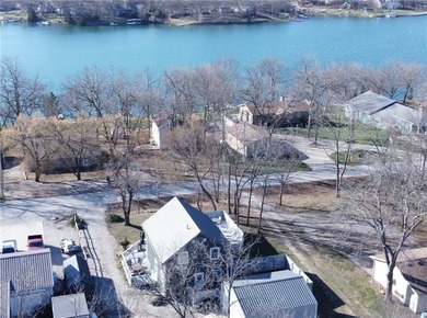 Enjoy lake views with this 1st tier property in Linn Valley - photo 34