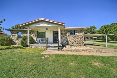 Lake Home For Sale in Eufaula, Oklahoma