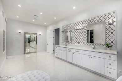 Turn-Key Luxury on Over an Acre in Mesa, AZ. This private - photo 46