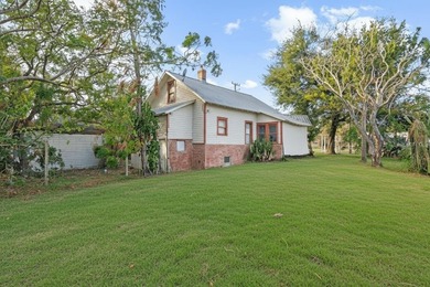 Lake Minneola Home For Sale in Minneola Florida