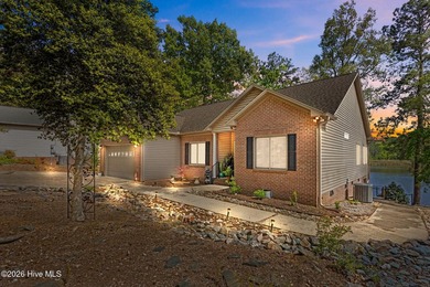 Welcome to your lake front retreat in the highly sought-after - photo 2