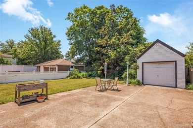 Welcome to this beautifully well maintained, charming and full - photo 22