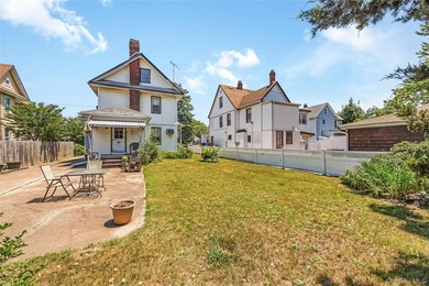 Welcome to this beautifully well maintained, charming and full - photo 25