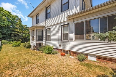 Welcome to this beautifully well maintained, charming and full - photo 29