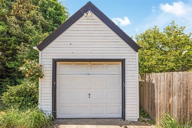 Welcome to this beautifully well maintained, charming and full - photo 30