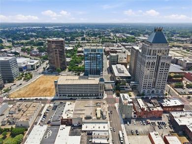Live the life of Luxury @ Center Pointe! Concierge, 24/7 - photo 33