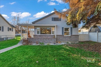 Lake Lowell Home Sale Pending in Nampa Idaho