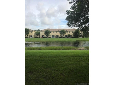 Lake Townhome/Townhouse For Sale in Homestead, Florida