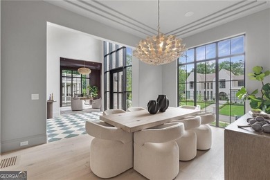Crafted as a true statement piece, this extraordinary custom - photo 8