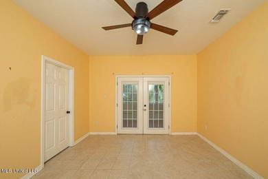 Close to the Beach! Home offers 2b/2b with an open living/dining - photo 13