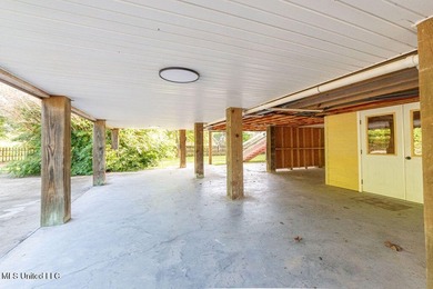 Close to the Beach! Home offers 2b/2b with an open living/dining - photo 25