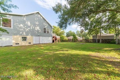 Close to the Beach! Home offers 2b/2b with an open living/dining - photo 36