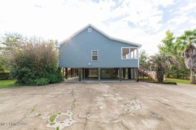 Close to the Beach! Home offers 2b/2b with an open living/dining - photo 37