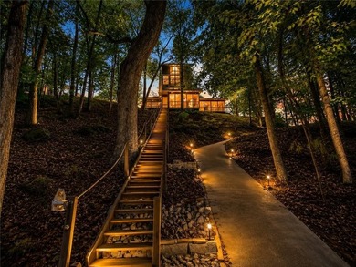 Perched high above the quiet shores of Lake Arrowhead's north - photo 2
