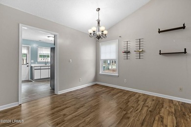 Wonderful 2 bedroom and 2 bath one story townhome with private - photo 11