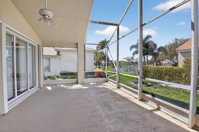 SITUATED ON A PREMIUM CORNER LOT THIS RESIDENCE OFFERS A BRIGHT - photo 17