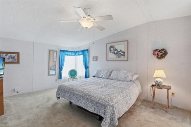 ACTIVE 55+ LIVING WITH ROOM TO RELAX AND ENTERTAIN!

Enjoy the - photo 18