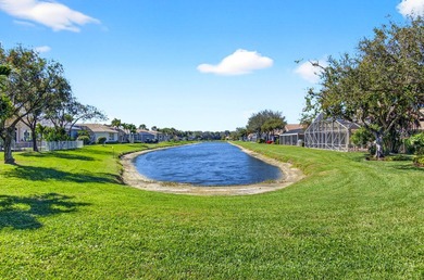 SITUATED ON A PREMIUM CORNER LOT THIS RESIDENCE OFFERS A BRIGHT - photo 18