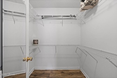 Wonderful 2 bedroom and 2 bath one story townhome with private - photo 20
