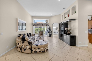 SITUATED ON A PREMIUM CORNER LOT THIS RESIDENCE OFFERS A BRIGHT - photo 21